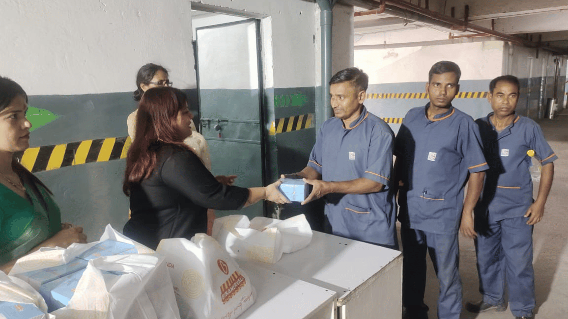 Diwali Snacks Distribution Drive for JMD Megapolis